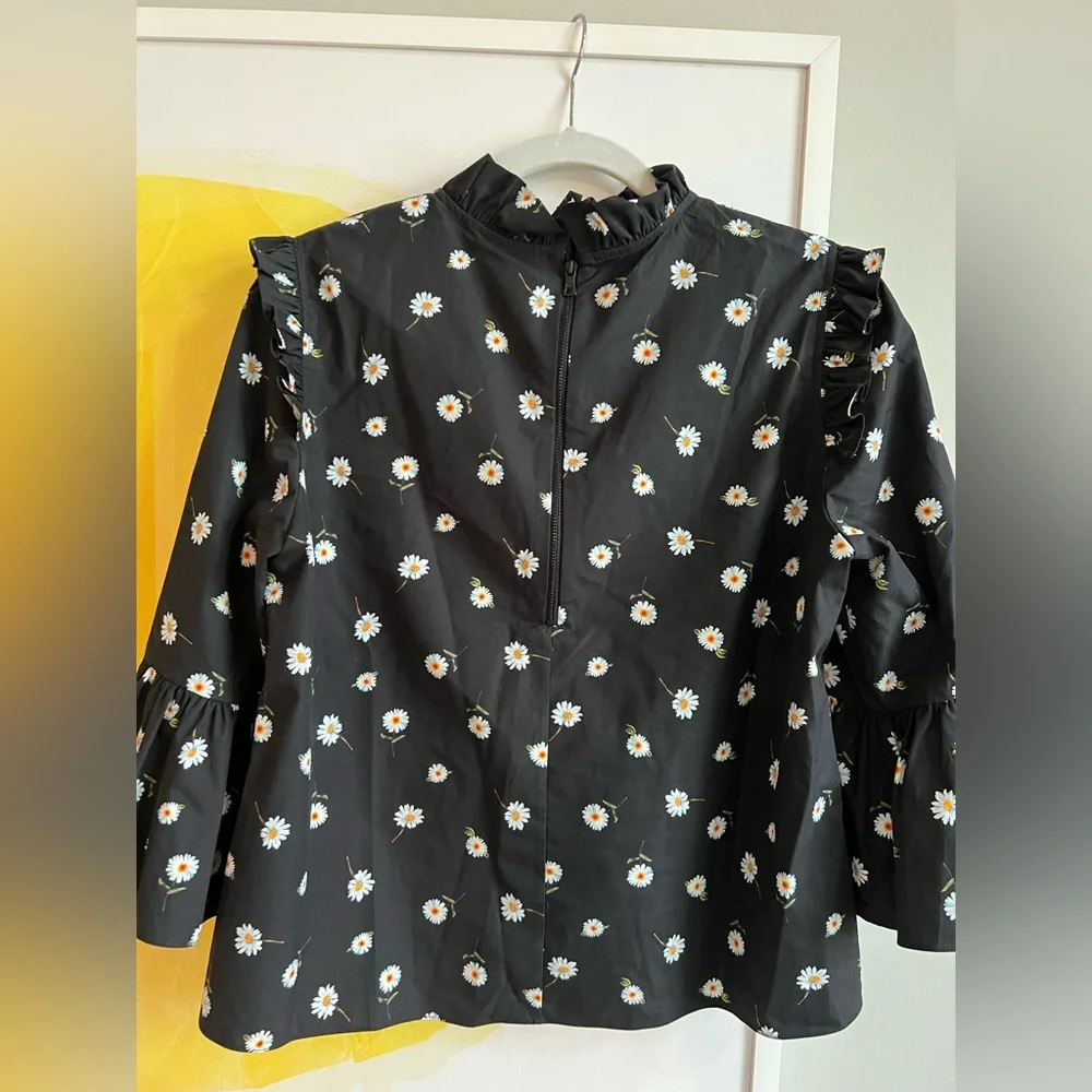 Alice and Olivia daisy print high neck blouse with zipper up back size large - Picture 3 of 4